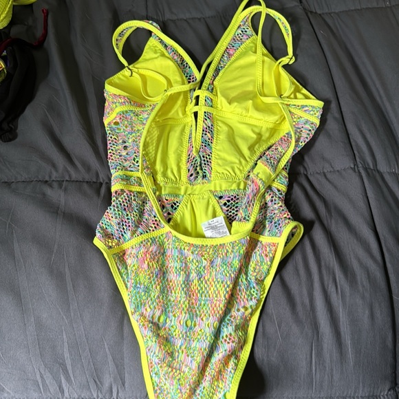 Becca Rave bodysuit, medium - Picture 2 of 4